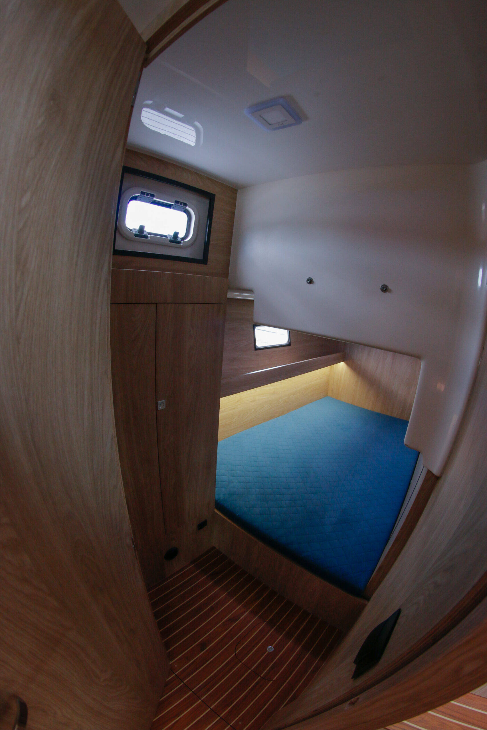 Nautika 1300 ROYAL Nautika 1300 Royal