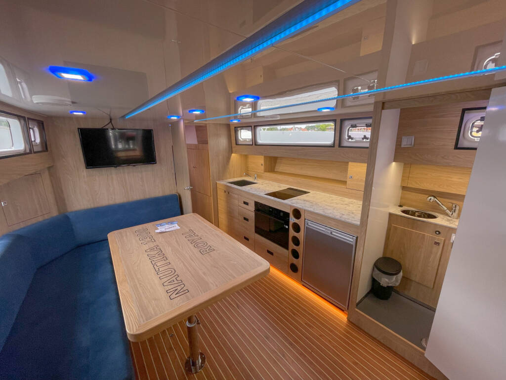 Nautika 1300 ROYAL Nautika 1300 Royal