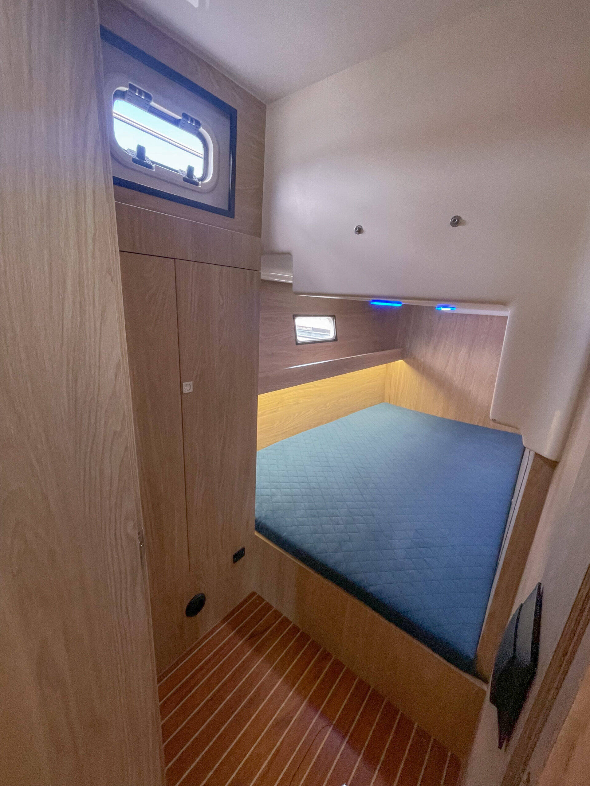 Nautika 1300 ROYAL Nautika 1300 Royal