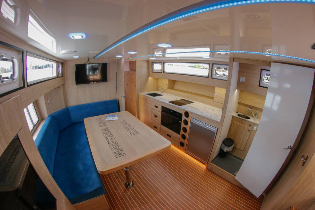 Nautika 1300 ROYAL Nautika 1300 Royal