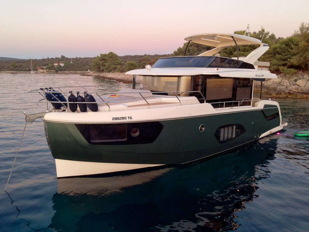 Navetta 48 • AVA