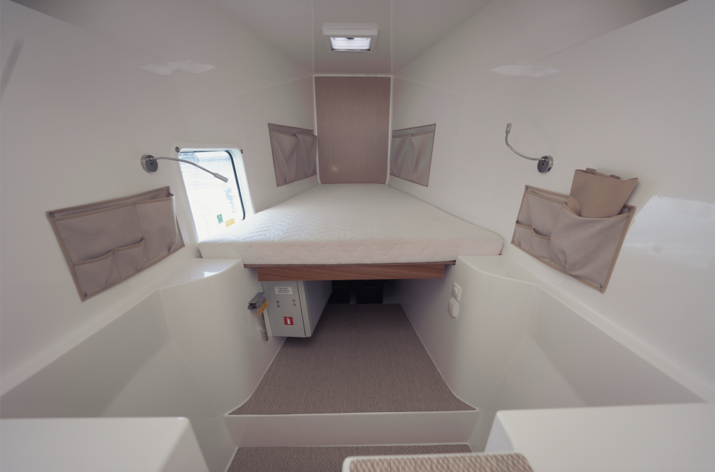 Neel 43 Greenwich Explorer
