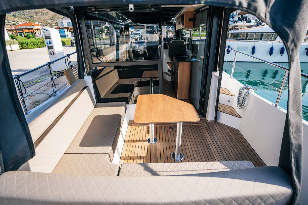 Nikhen Aqua Sun 34 Sedan Bepo