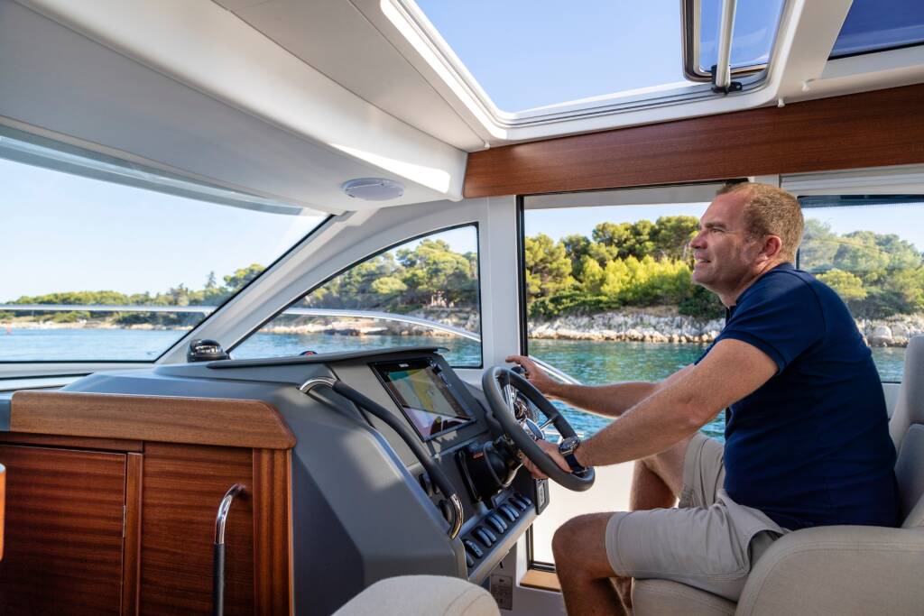 Nimbus 305 Coupe DALMATIA