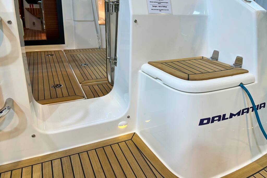 Nimbus 305 Coupe DALMATIA