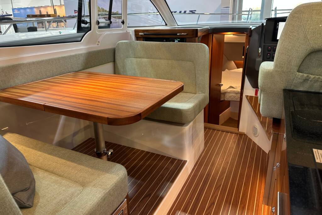 Nimbus 305 Coupe DALMATIA