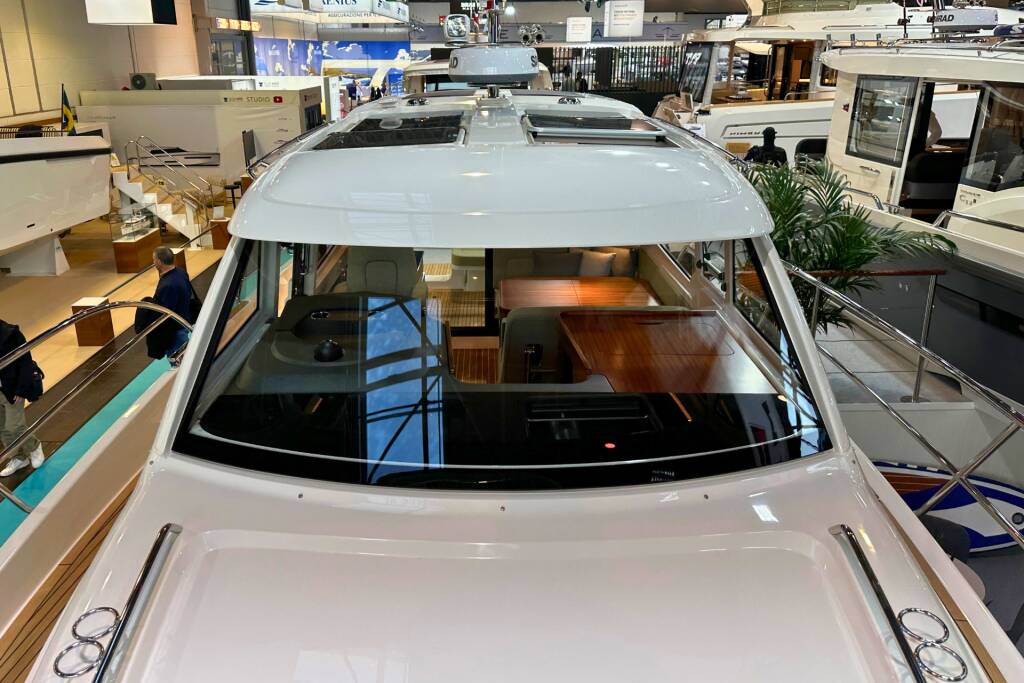 Nimbus 305 Coupe DALMATIA