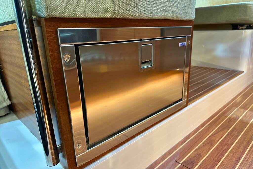 Nimbus 305 Coupe DALMATIA