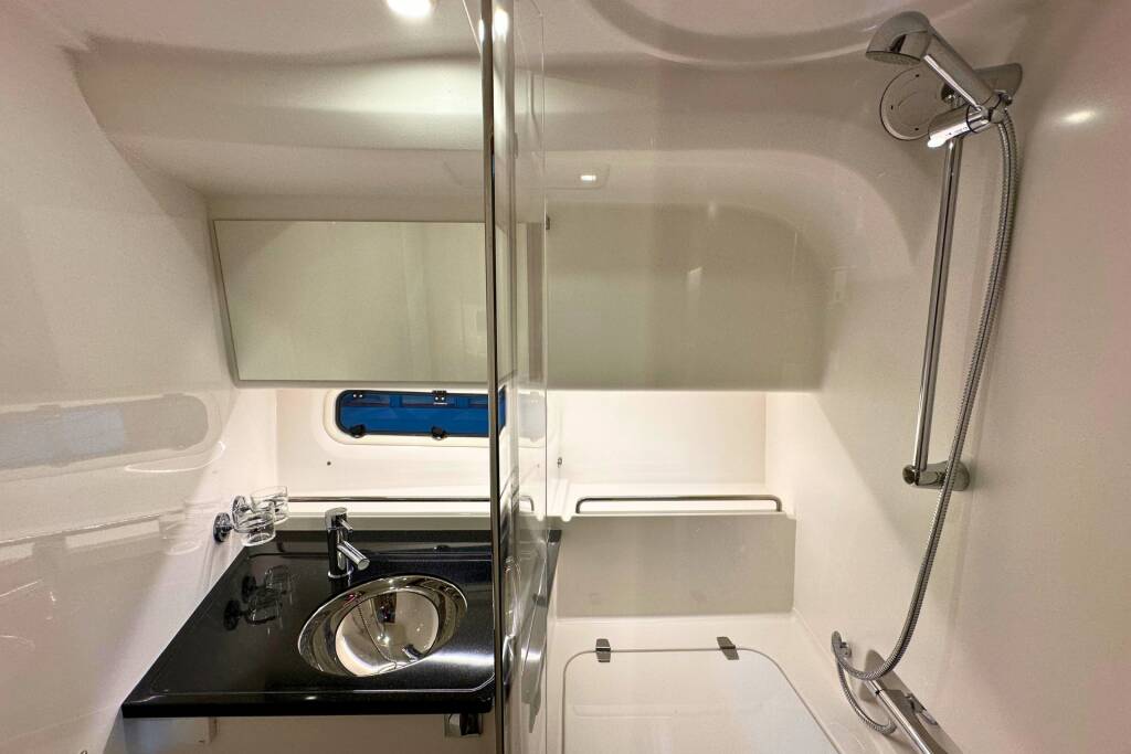 Nimbus 305 Coupe DALMATIA