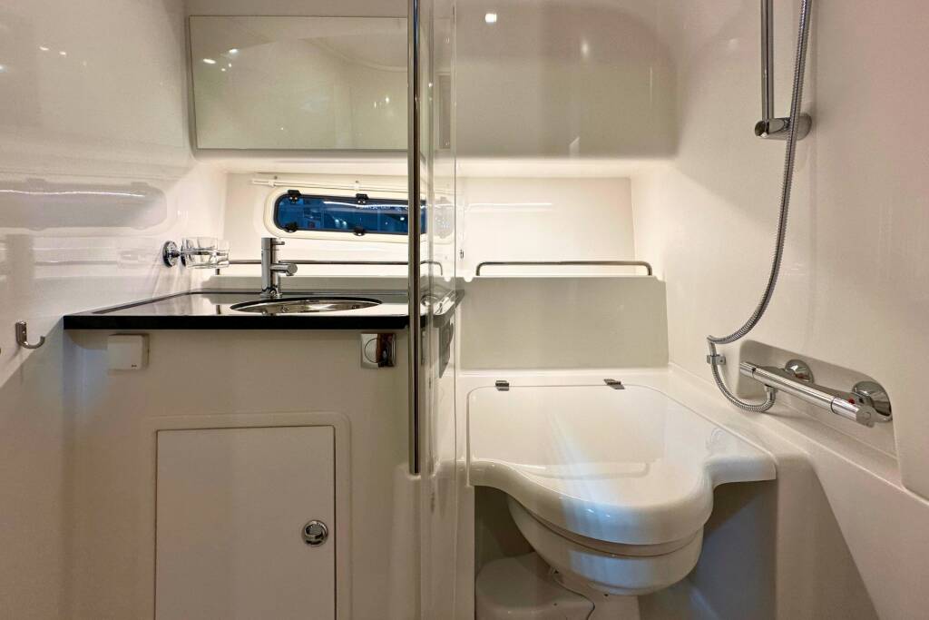 Nimbus 305 Coupe DALMATIA