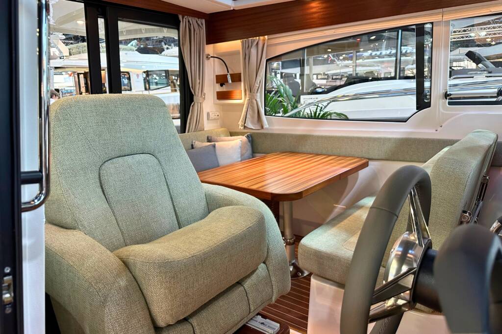 Nimbus 305 Coupe DALMATIA