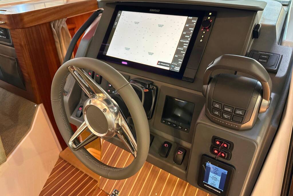 Nimbus 305 Coupe DALMATIA