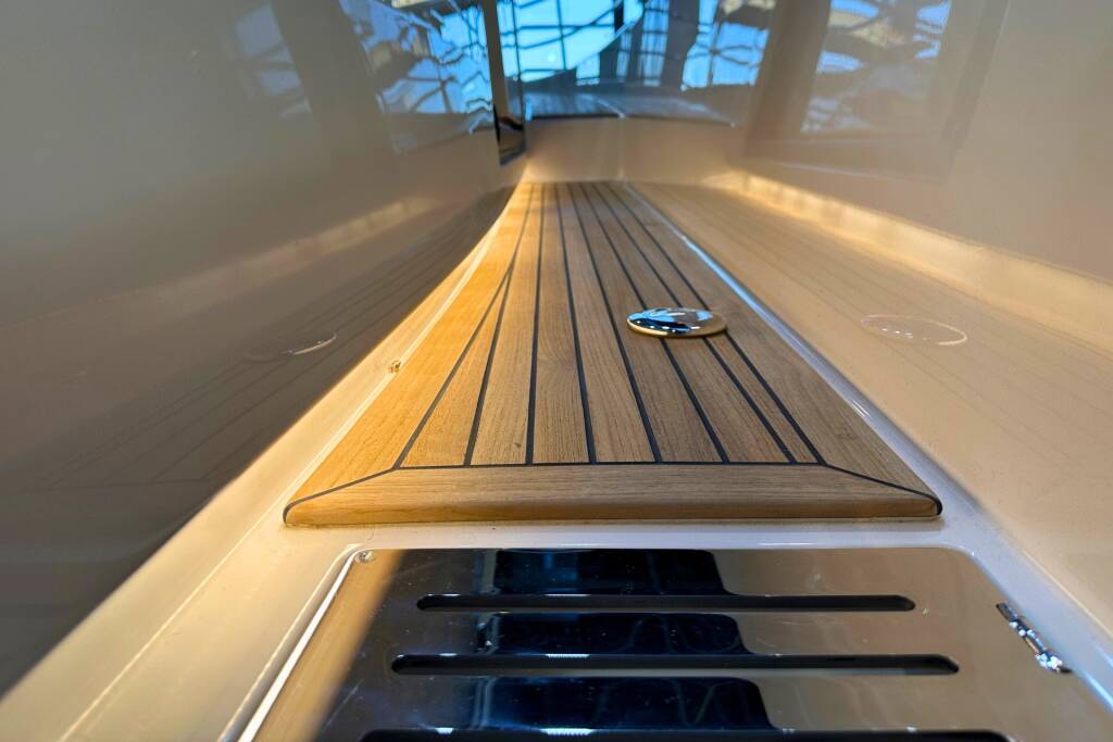 Nimbus 305 Coupe DALMATIA