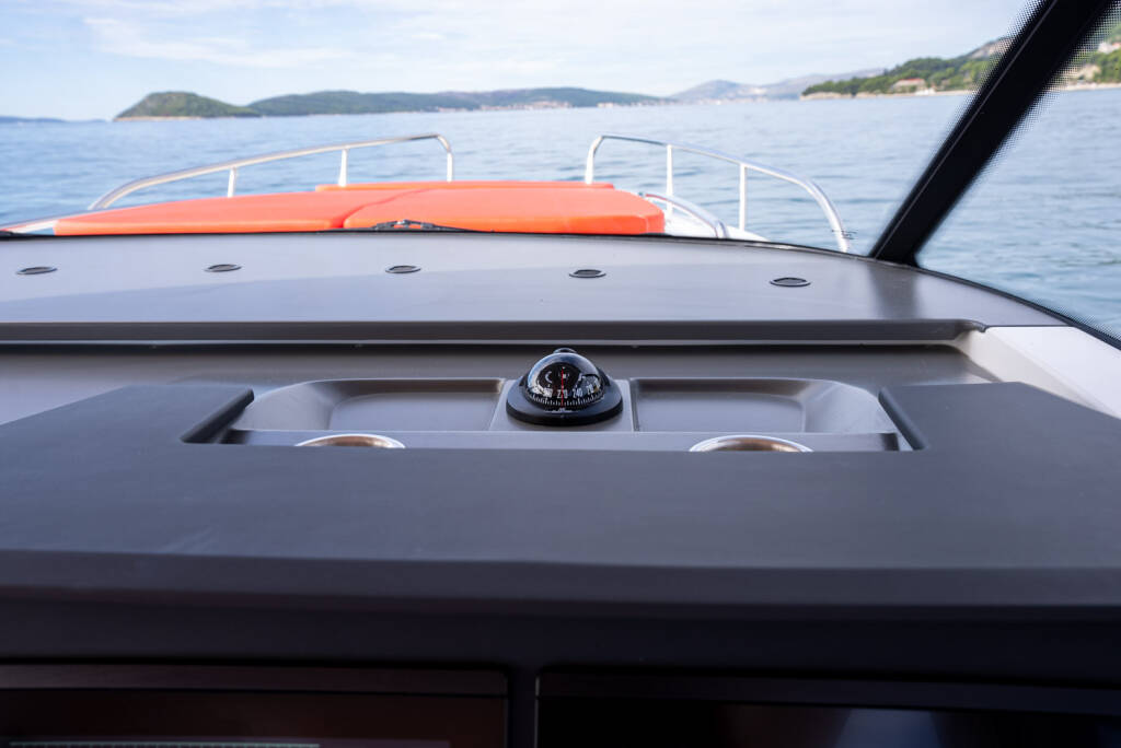 Nimbus T11 Inboard PURA VIDA 