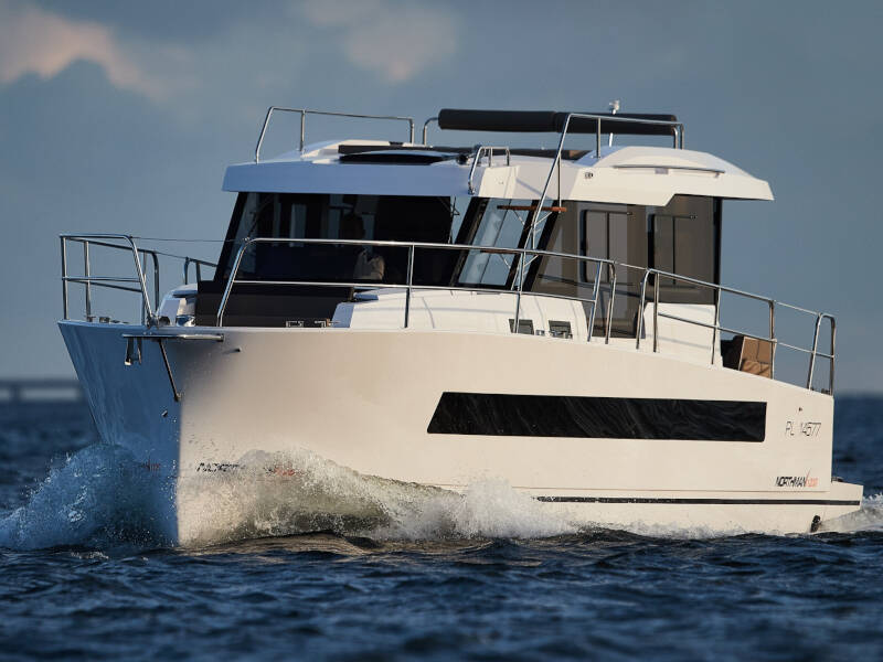 Northman 1200 Elegance Flybridge • ELEGANCE FLYBRIDGE