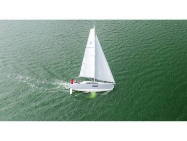 Oceanis 30.1 • Agavi