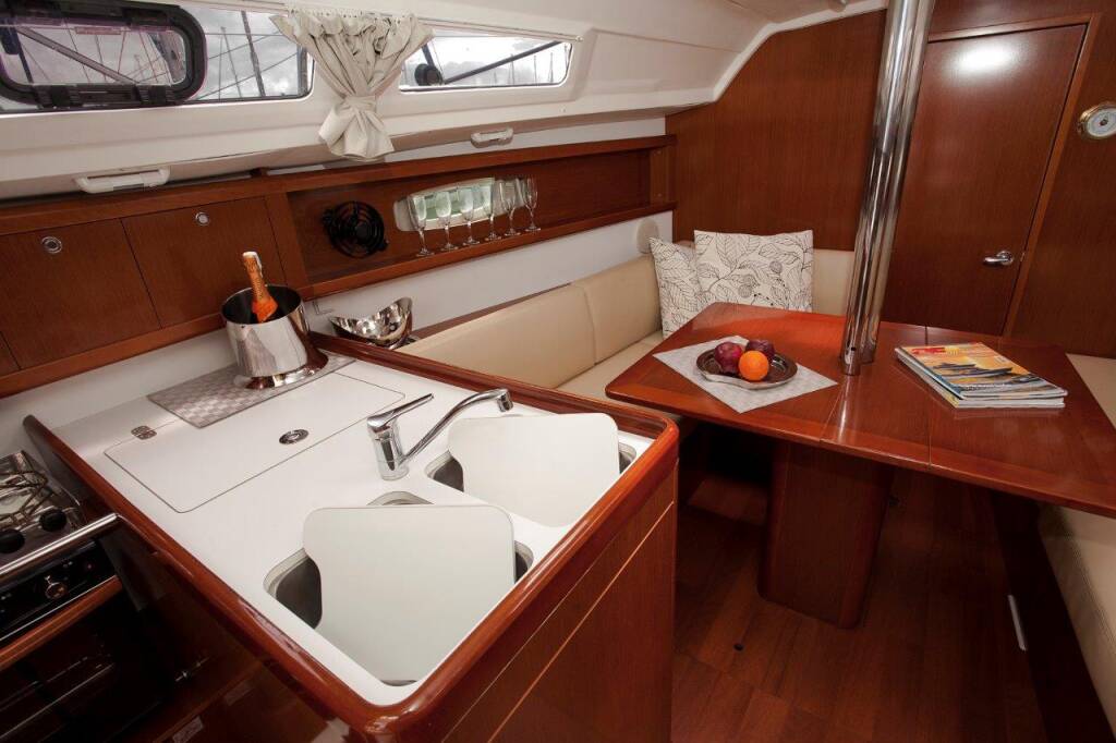 Oceanis 31 Moody Blues
