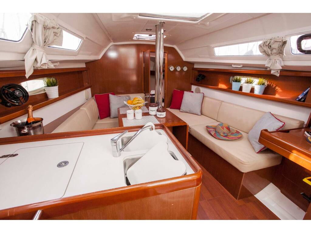 Oceanis 31 Moody Blues