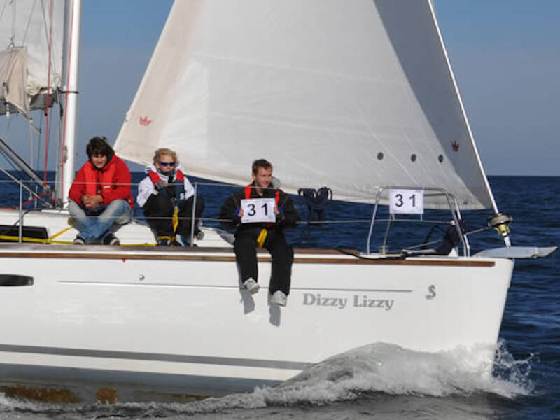 Oceanis 34 Dizzy Lizzy