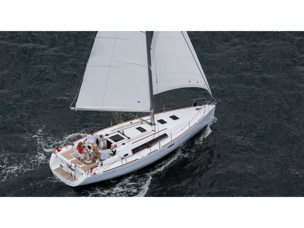 Oceanis 34 Fun Five