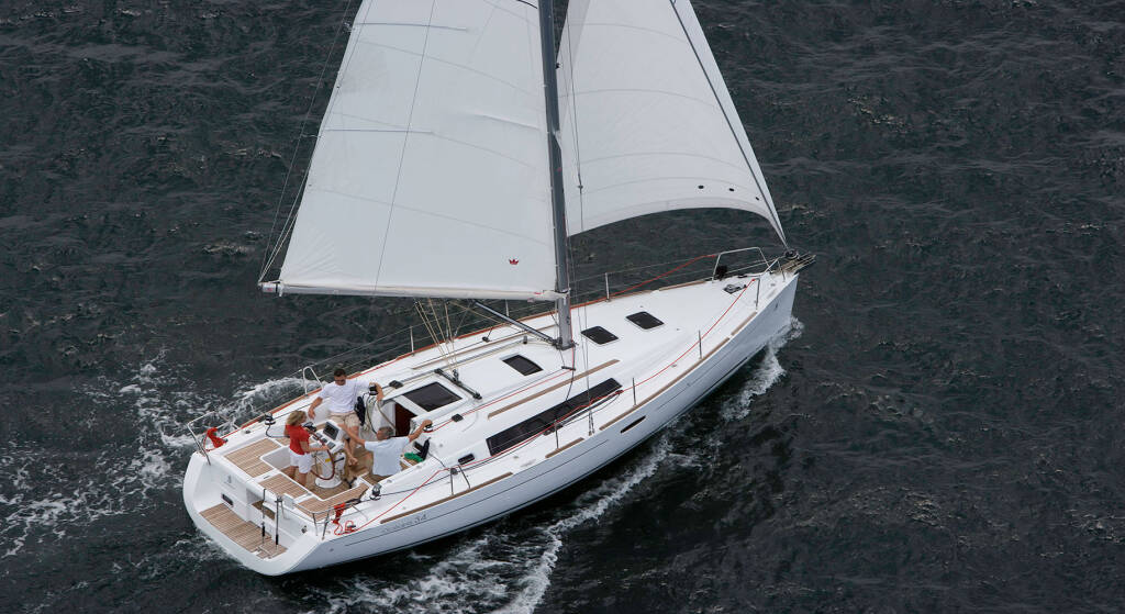 Oceanis 34 Fun Five