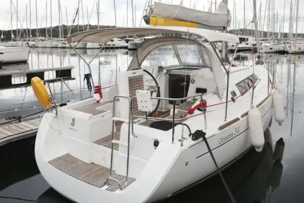 Oceanis 34 • Star Elisabeth 