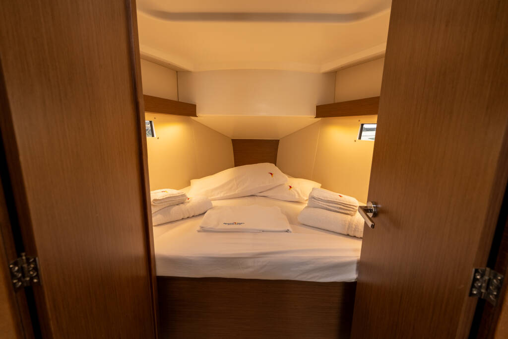 Oceanis 34.1 Pluto - Comfort line