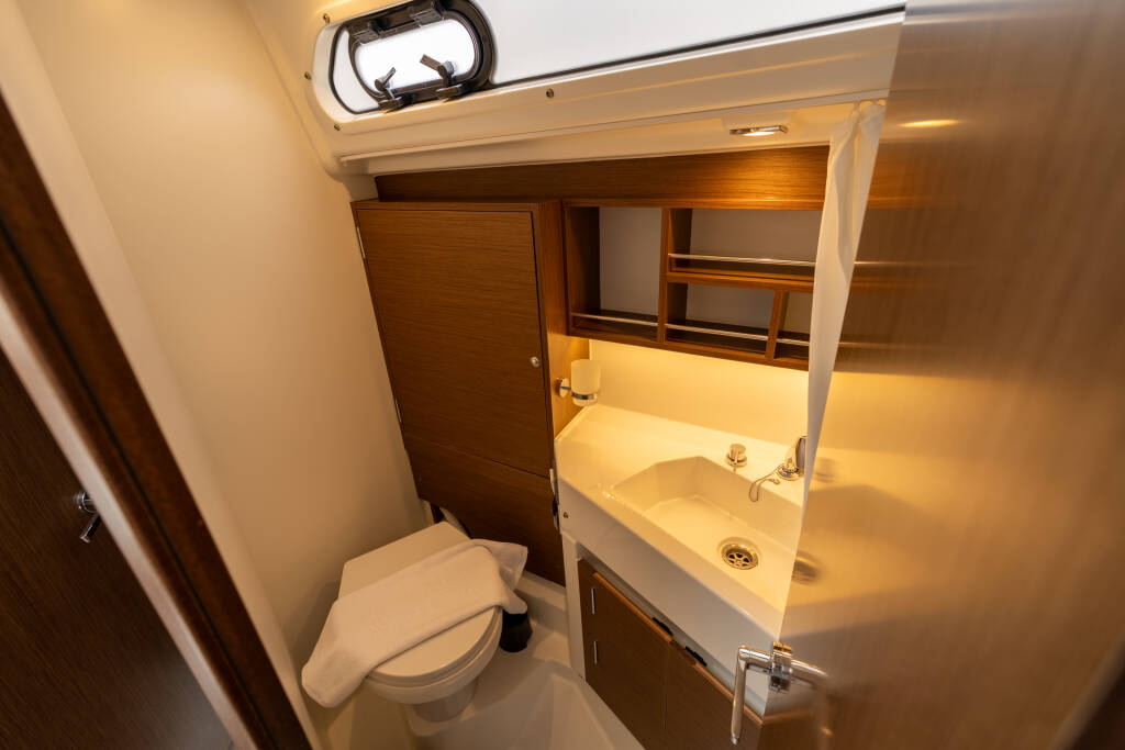 Oceanis 34.1 Pluto - Comfort line