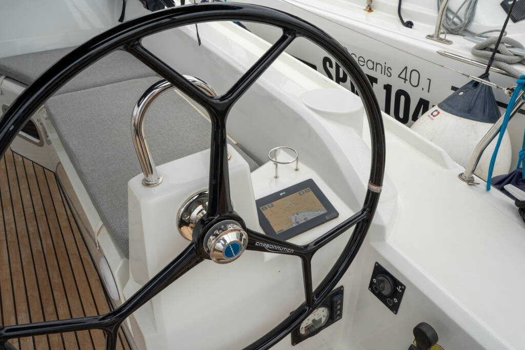 Oceanis 34.1 Pluto - Comfort line