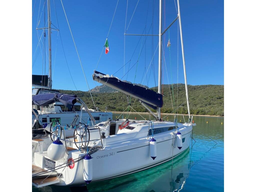Oceanis 34.1 Angelica