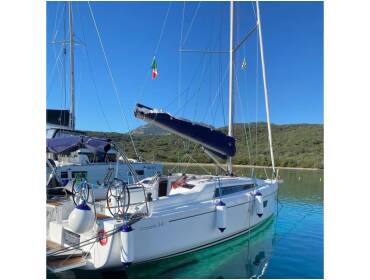 Oceanis 34.1 • Angelica