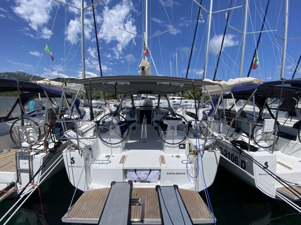 Oceanis 34.1 Domino