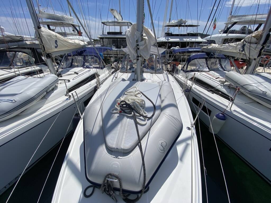 Oceanis 34.1 Domino