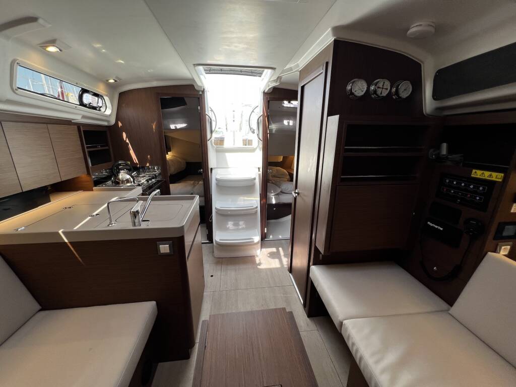Oceanis 34.1 Clara