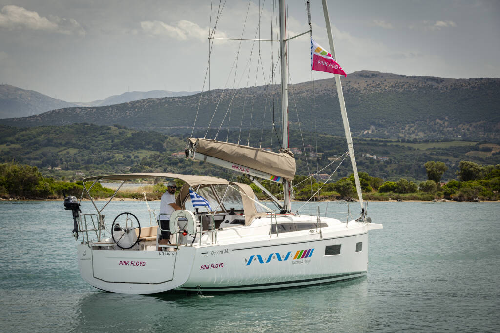 Oceanis 34.1 Pink Floyd