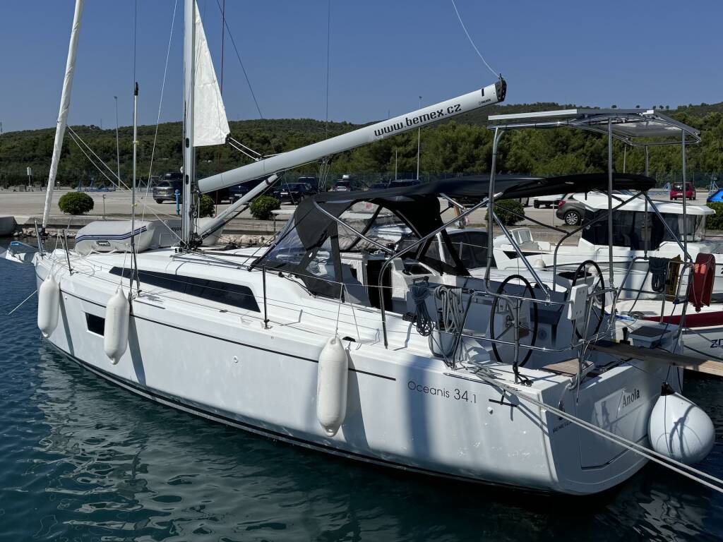 Oceanis 34.1 ANOIA