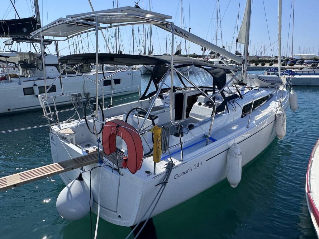 Oceanis 34.1 ANOIA