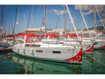 Oceanis 35 • DALMAR
