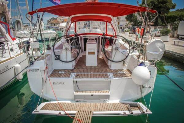 Oceanis 35 • Dalmar