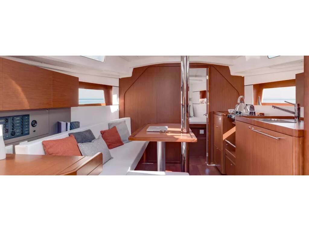 Oceanis 35 