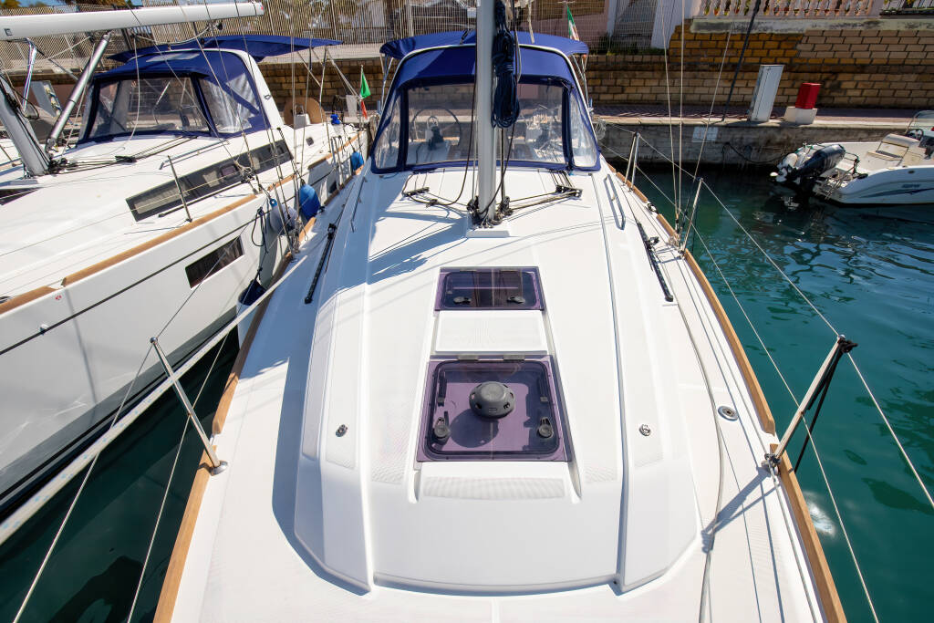 Oceanis 35.1 Levante - Standard line