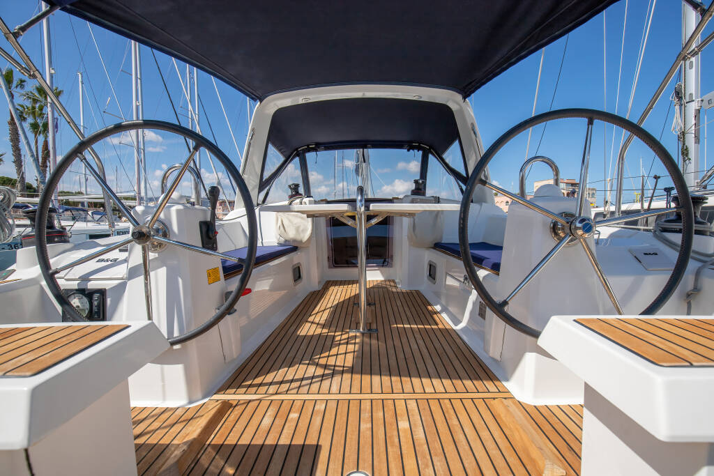 Oceanis 35.1 Levante - Standard line