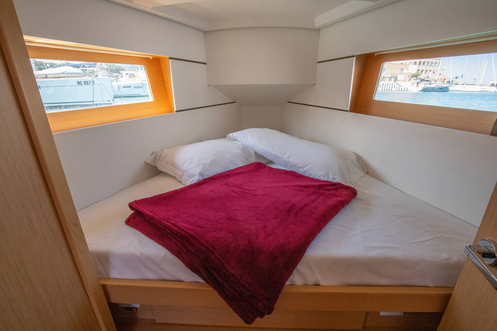 Oceanis 35.1 Levante - Standard line