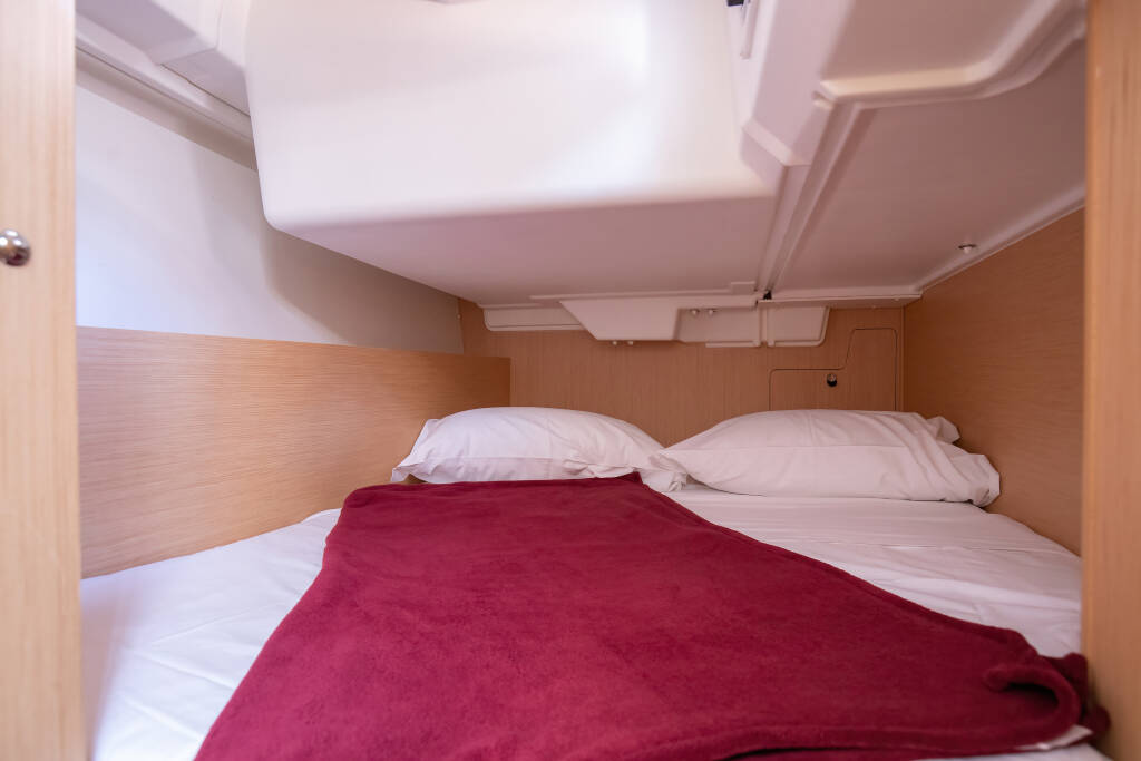 Oceanis 35.1 Levante - Standard line