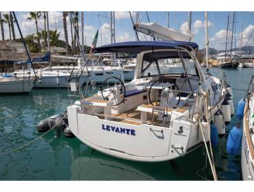 Oceanis 35.1 • Levante - Standard line