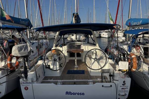 Oceanis 35.1 • Albarosa