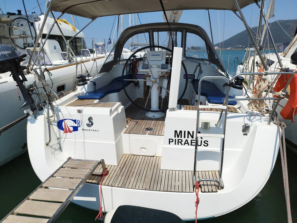 Oceanis 37 MINA "Sails 2025"