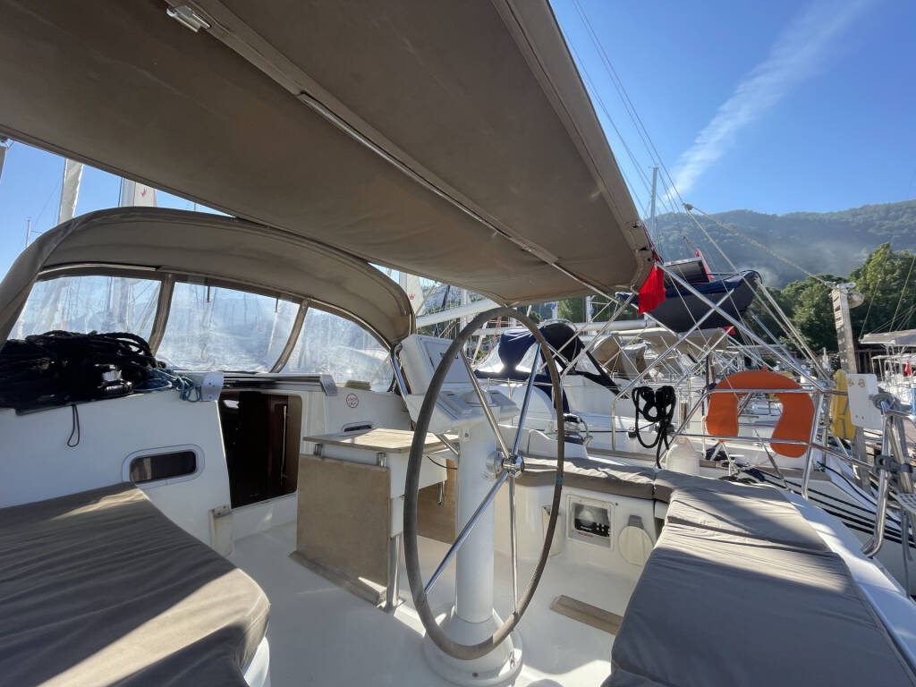 Oceanis 37 Glen Rosa