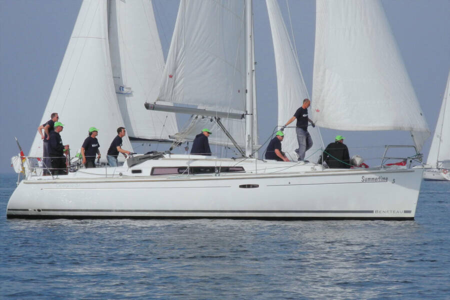Oceanis 37 • Summertime
