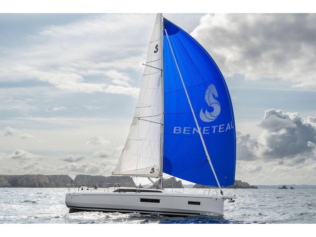 Oceanis 37 Karyatis